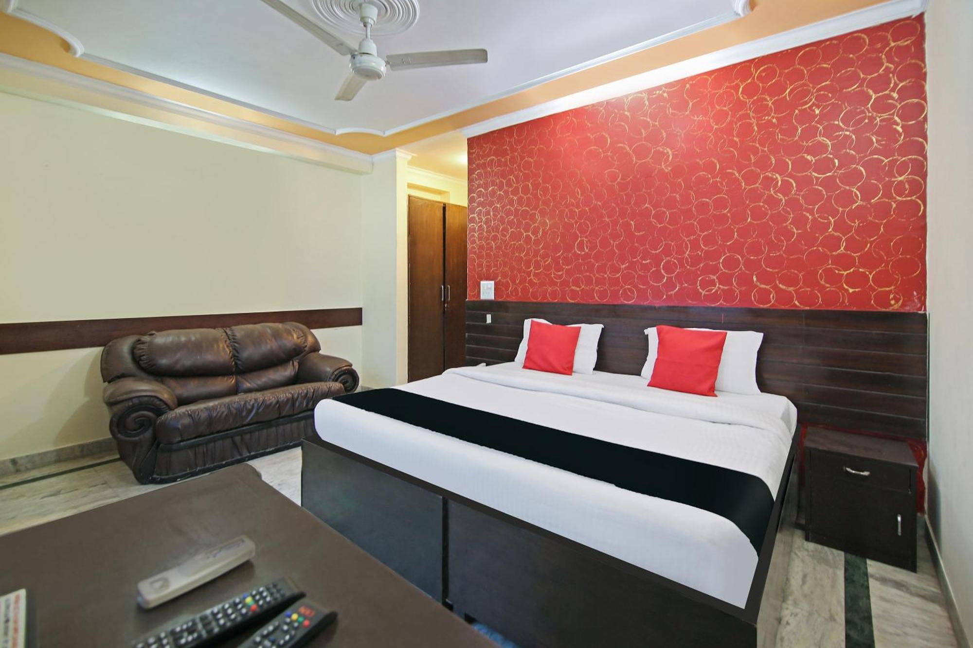 Capital O Tipsyy Near Aravali Biodiversity Park Gurgaon Esterno foto